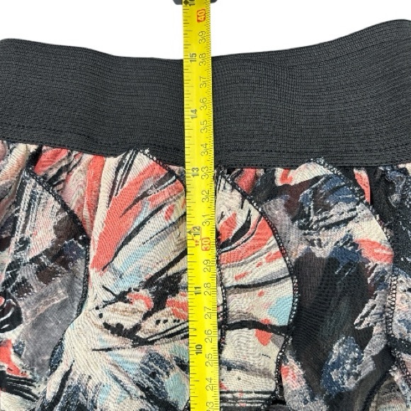 Charlotte Russe Women’s Multi Colored Elastic Waist Ruffled Mini Skirt Size XL - Picture 4 of 6